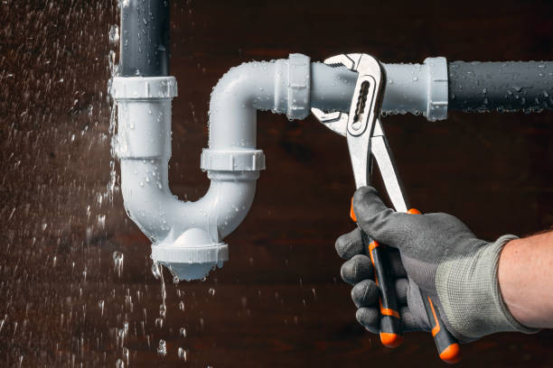 Professional Gas Line Repair technician working in Bynum, NC